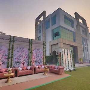 4* Hotel Goa Country Club