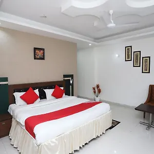 3* Hotel Super Capital O Levanti Near Aravali Biodiversity Park